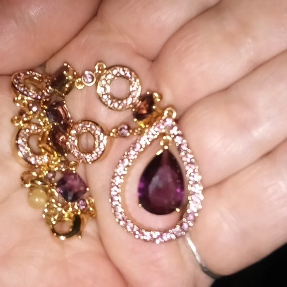Beautiful Gold Tone Purple Stone Bracelet NVC